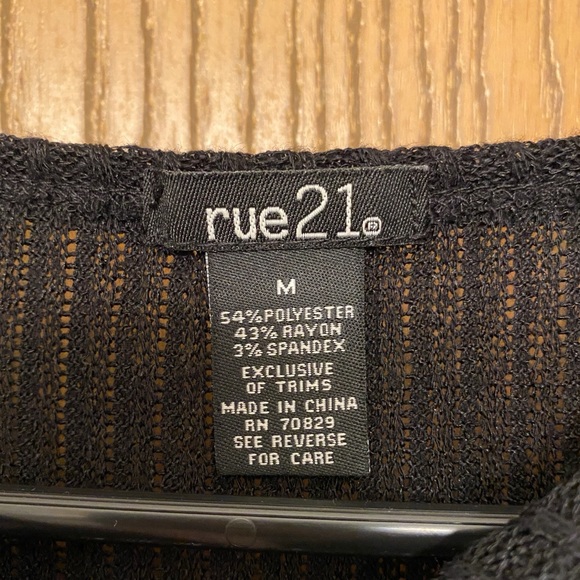 Women’s Rue21 Shirt - Picture 2 of 2